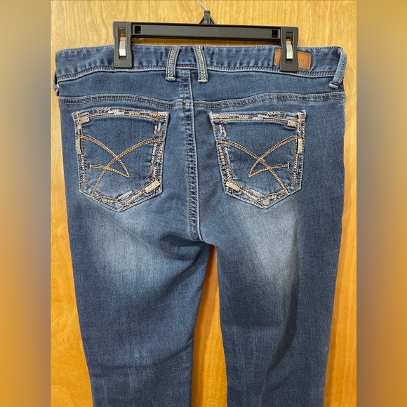 Amethyst Jeans size 9 Short inseam Juniors Mid Rise Medium Wash - Picture 3 of 6